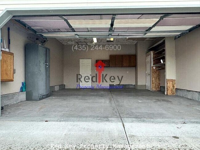 Building Photo - 550 E Single Family Home