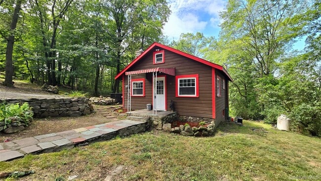 Primary Photo - 35 Cooper Rd