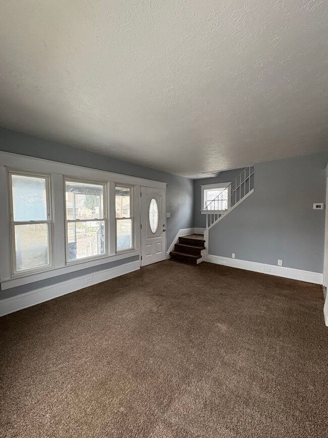 Building Photo - Four bedroom two bathroom home for rent