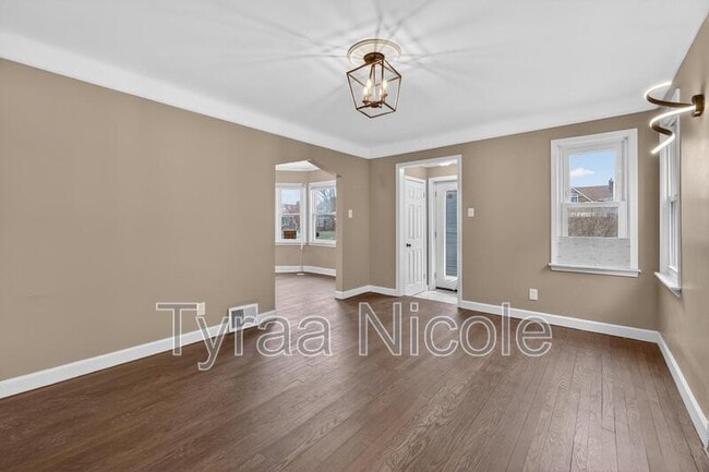 Building Photo - 19750 Mark Twain St