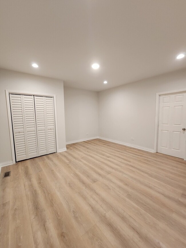 Building Photo - 8900 S Normal Ave