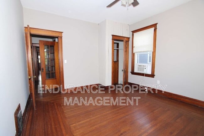 Building Photo - 2539 Melrose Ave