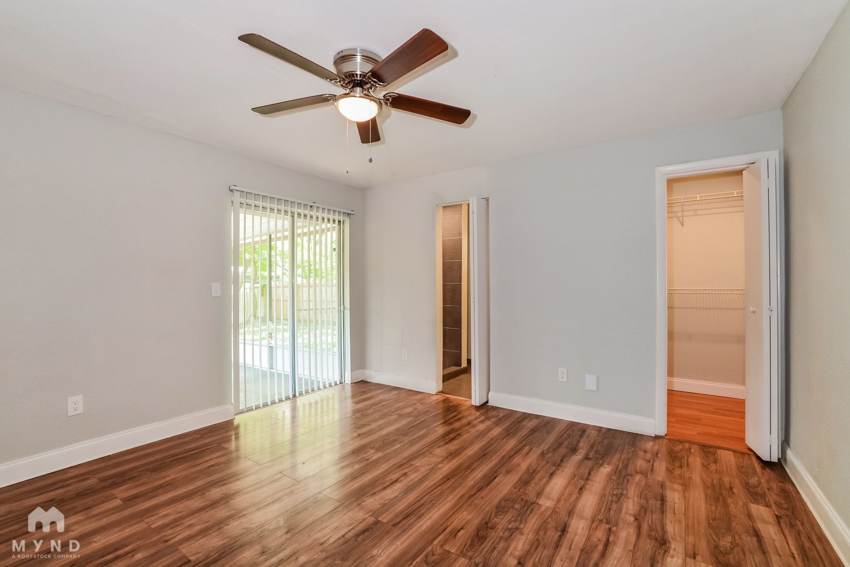 Building Photo - 209 Banyan Ct