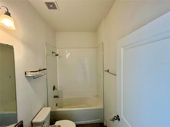 Building Photo - 421 Disa Dr