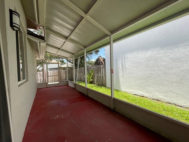 Building Photo - 1806 NW 98th Ave