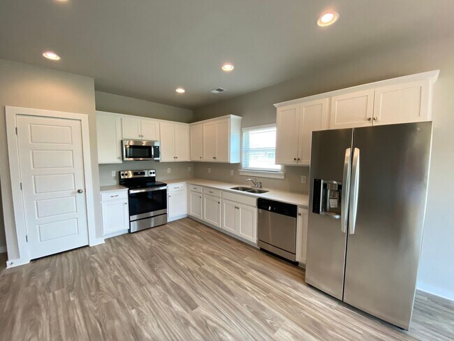 Building Photo - Home for Rent in Jasper, AL... Available to View!!!