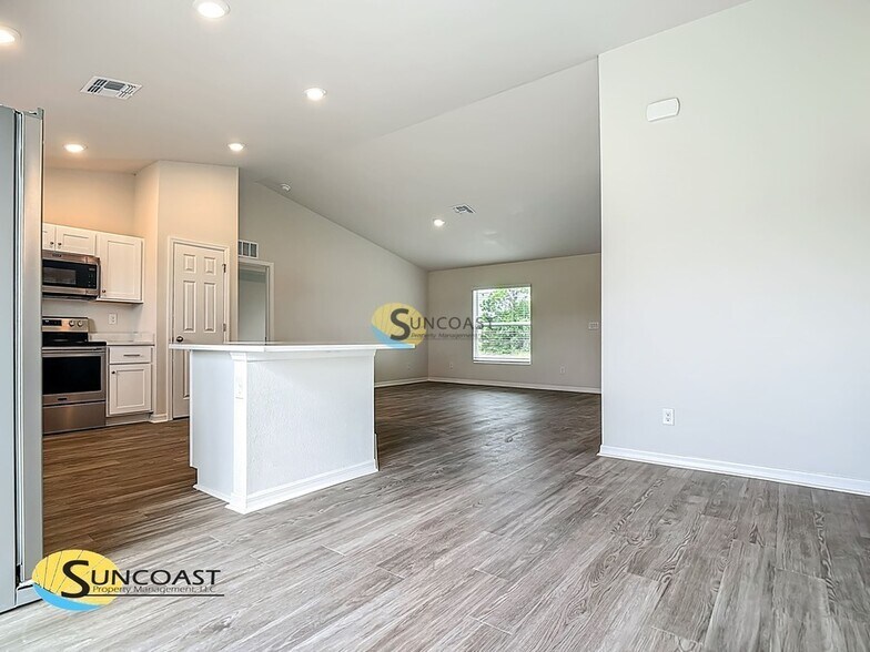 Building Photo - 15720 SW 35th Court Rd