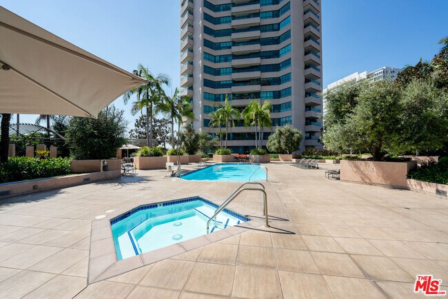 Building Photo - 10490 Wilshire Blvd
