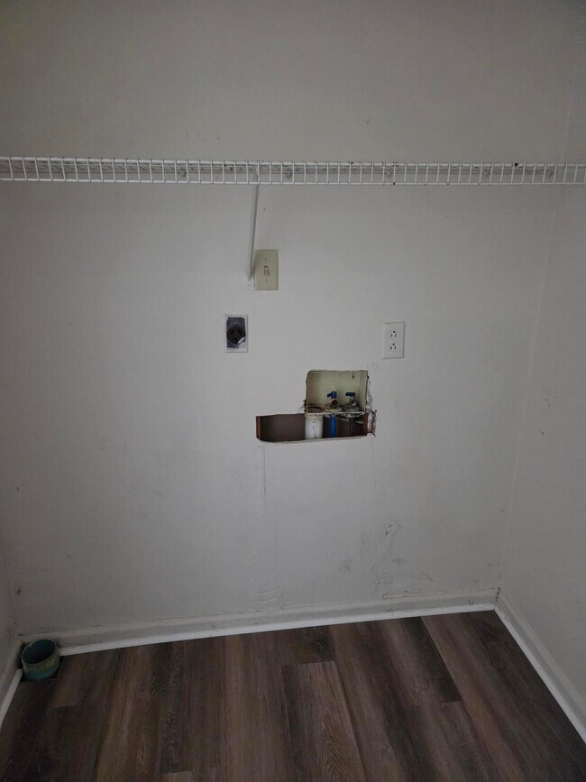 Building Photo - 1000 Heathcliff Dr