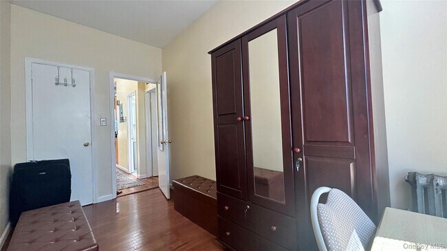 Building Photo - 844 Hancock St