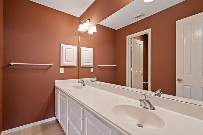 Building Photo - 22 S Bethany Bend Cir