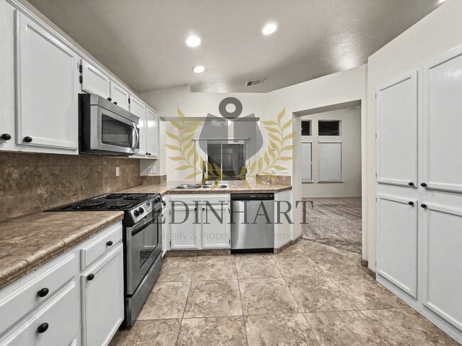 Building Photo - 2282 E Decatur Ave