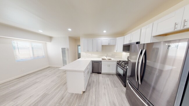 Building Photo - 5167 Remington Rd