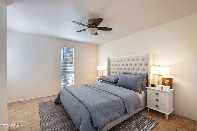 Building Photo - Luxury and Resort like Living at Scottsdale Park Place!!!  Tile throughout, light, bright and Pri...