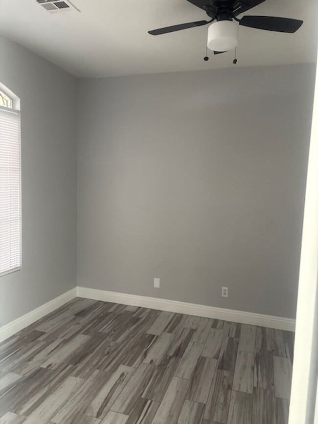 Building Photo - one story house with 3 bedrooms