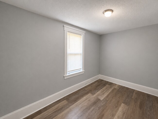 Building Photo - 3130 W 33rd St