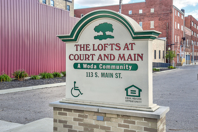 Primary Photo - The Lofts at Court and Main