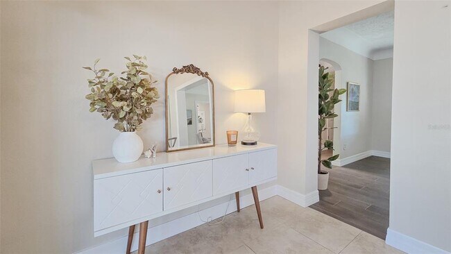 Building Photo - 515 34th Ave NE