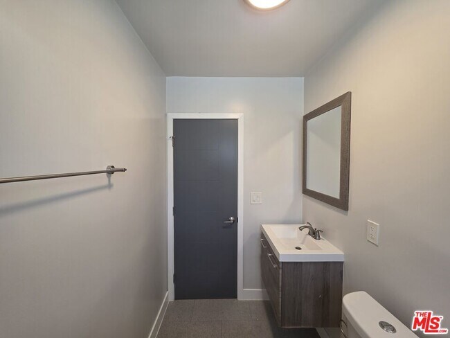 Building Photo - 1505 Cochran Ave