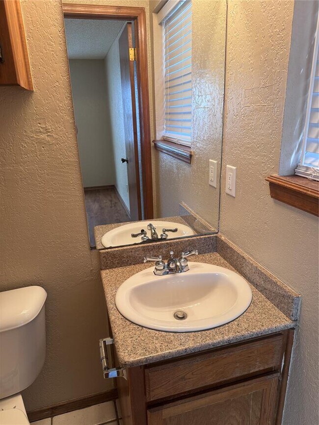 Building Photo - 1009 Lapwing Rd