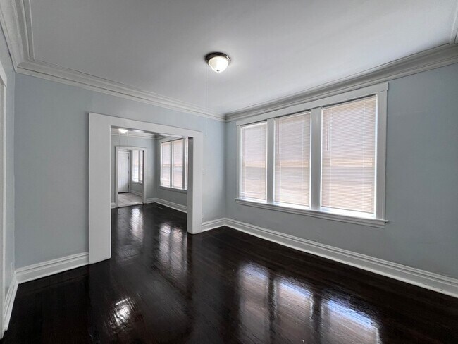 Building Photo - 8856 S Lowe Ave