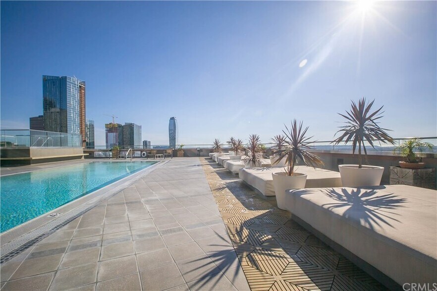 Building Photo - 1100 Wilshire Blvd