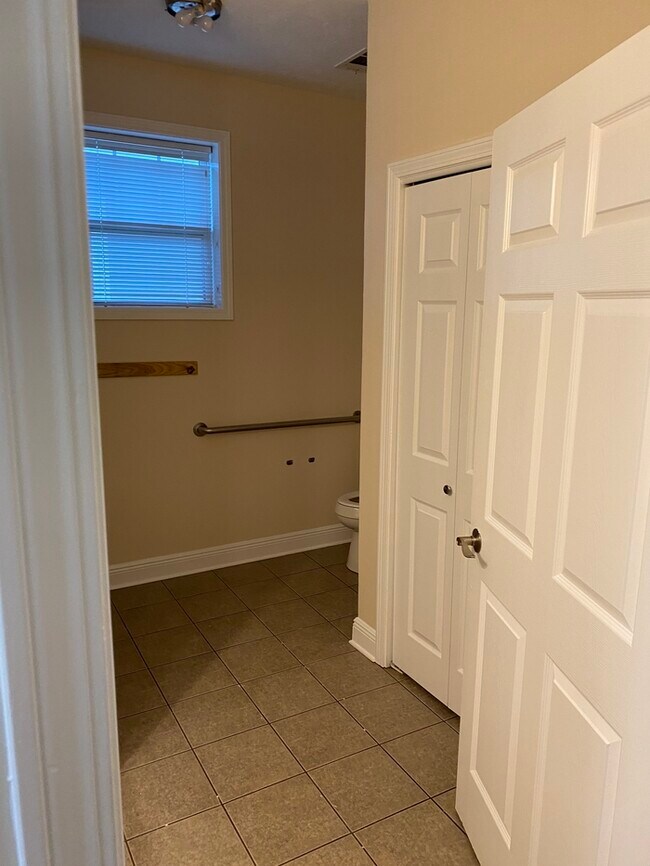 Building Photo - Beautiful 2/1 in Bay St. Louis, MS