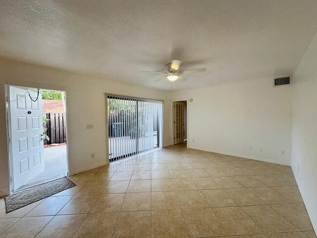 Building Photo - 8559 Boca Rio Dr