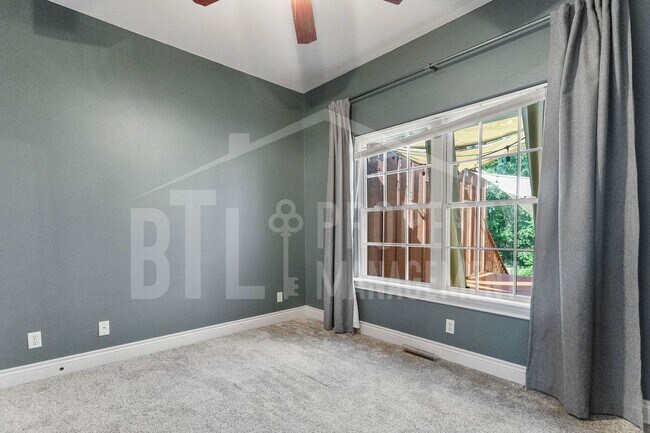 Building Photo - 3 Bedroom/2 Bath Duplex in Stonebridge Vil...