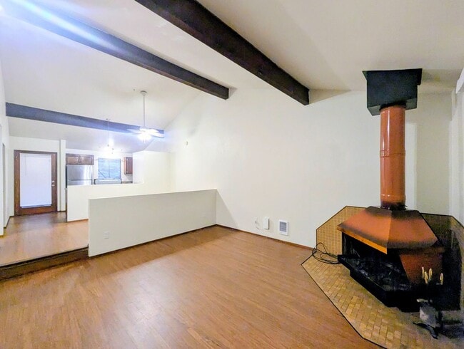 Building Photo - 2bd/1ba Everett Home