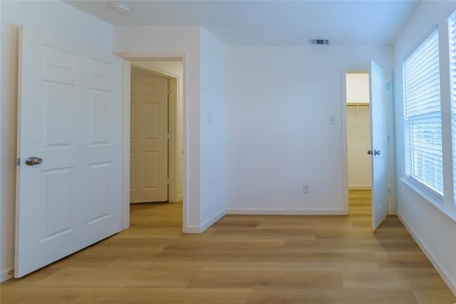 Building Photo - 1109 Hilltop Dr