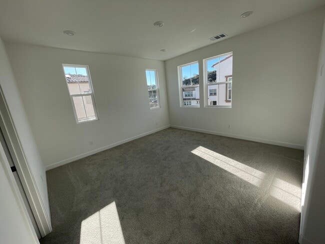 Building Photo - 1402 Mountain Laurel Rd