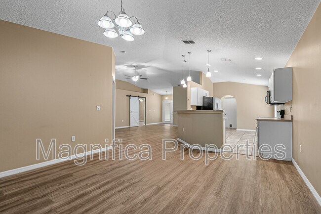 Building Photo - 1528 Vista Lake Cir