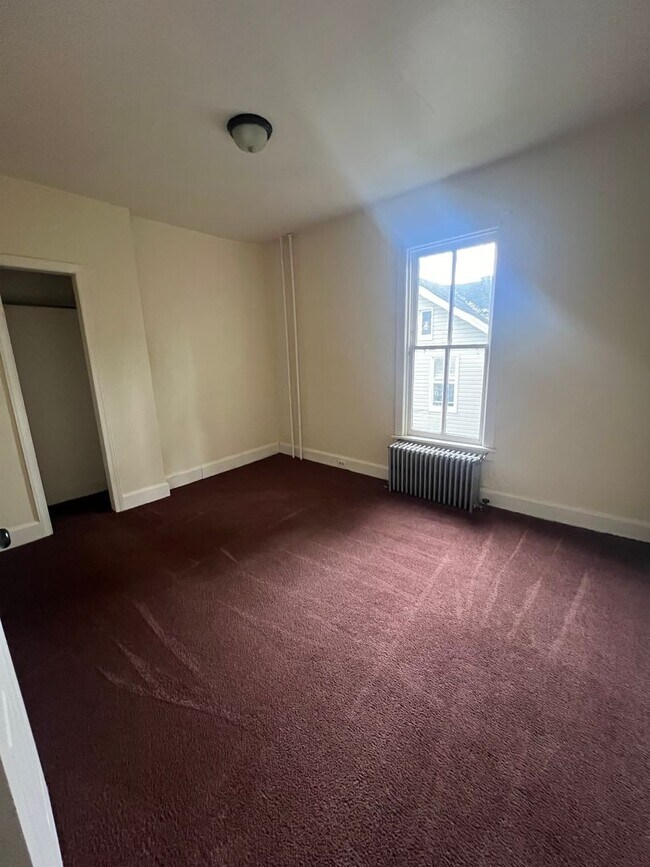 Building Photo - 49 S Front St