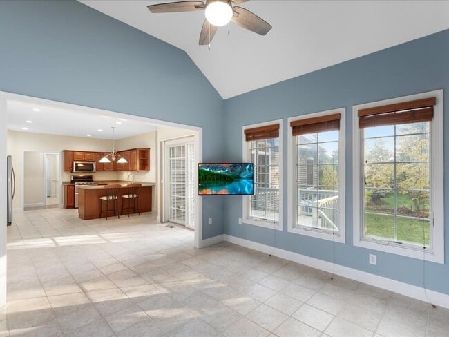 Building Photo - 32 Silver Brook Ln