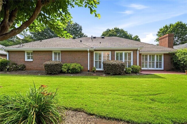 Building Photo - 330 Carybell Ln