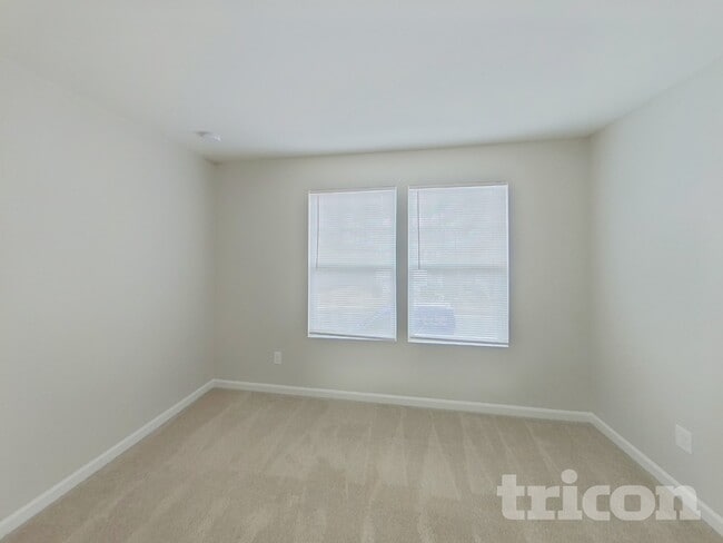 Building Photo - 2491 Marthas Ridge Dr