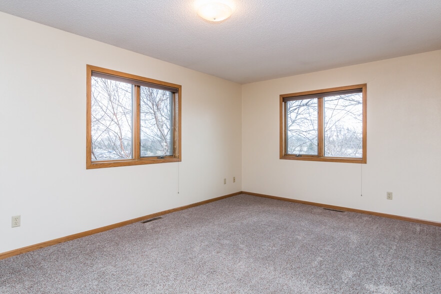 Building Photo - 2021 N Kimball St