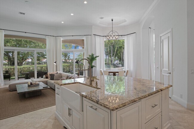Building Photo - 12820 Mizner Way