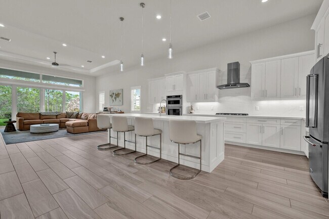 Building Photo - 138 Palma St