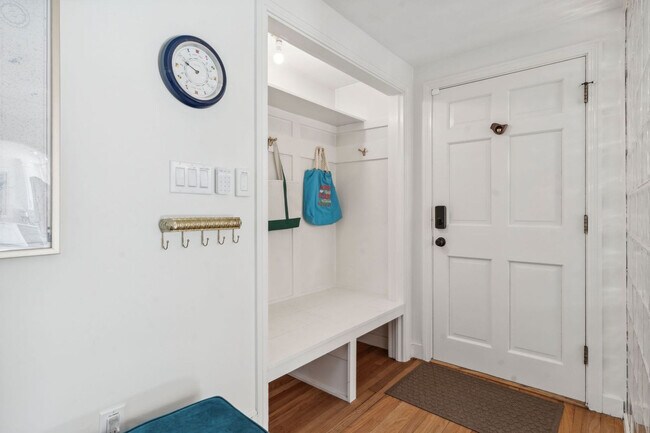 Building Photo - 171 Brackett Rd