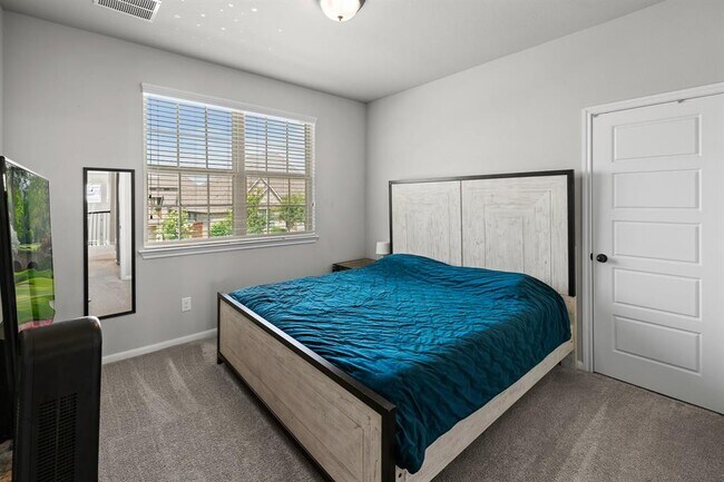 Building Photo - 508 Hidden Creek Way