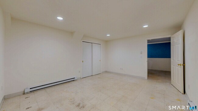 Building Photo - 463 White Oak Shade Rd
