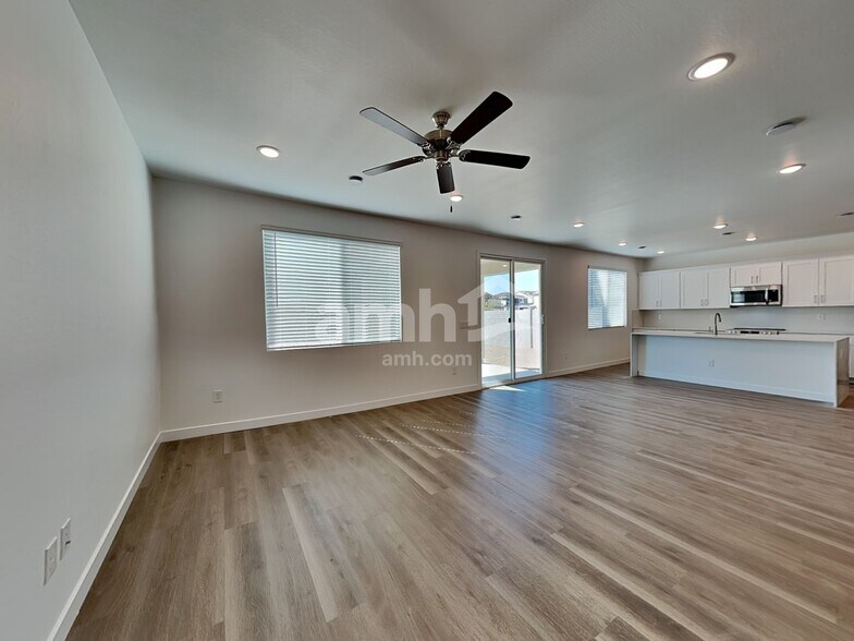 Building Photo - 9737 W Luxton Ln