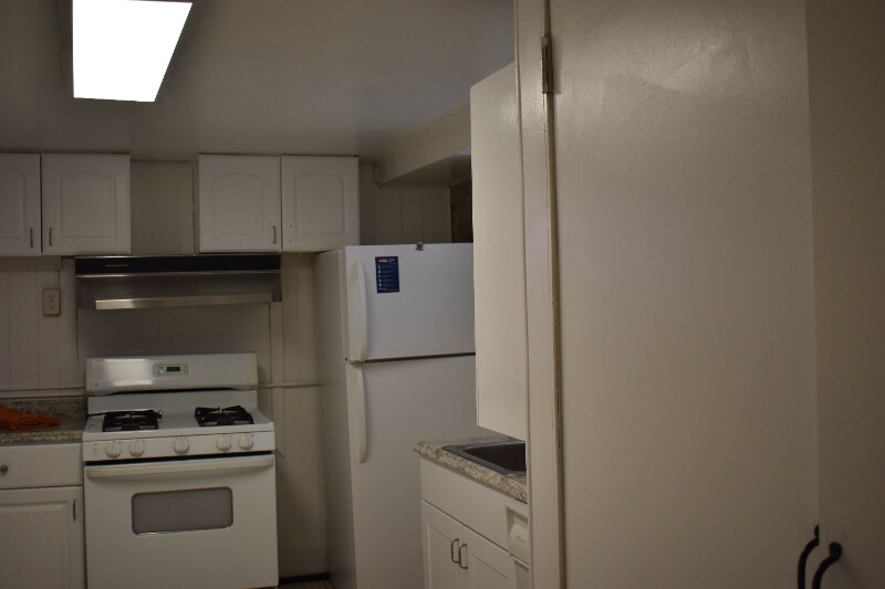 Building Photo - 6211 Birchwood Ave