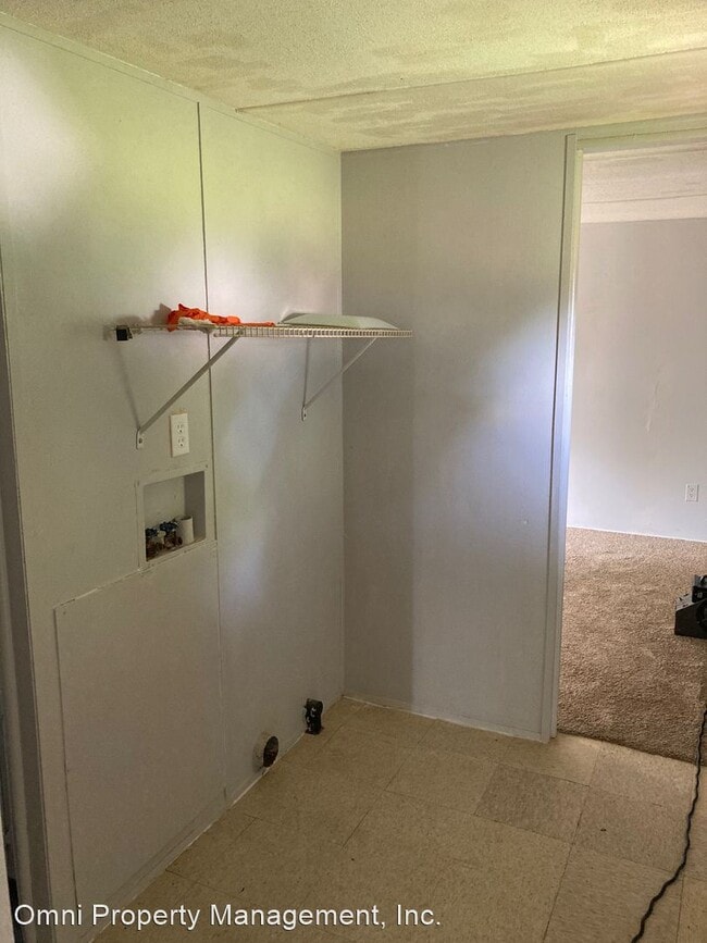 Building Photo - 2 br, 1 bath House - 329 B MAIN ST