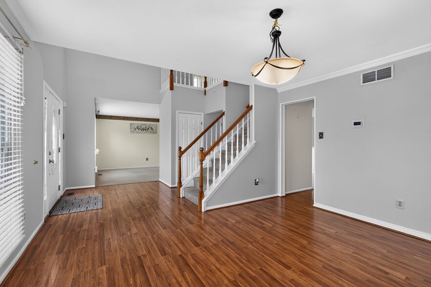 Building Photo - 402 Candlewood Way