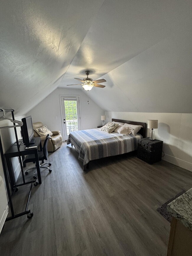 Building Photo - "Charming Furnished Studio Apartment Retreat in Valley Head – Cozy 300 Sq Ft!"