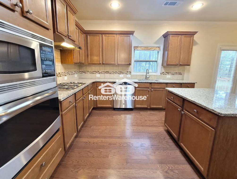 Building Photo - 5301 Cedar Mill Dr