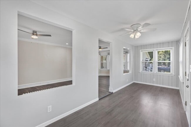 Building Photo - 545 Nassau Ave